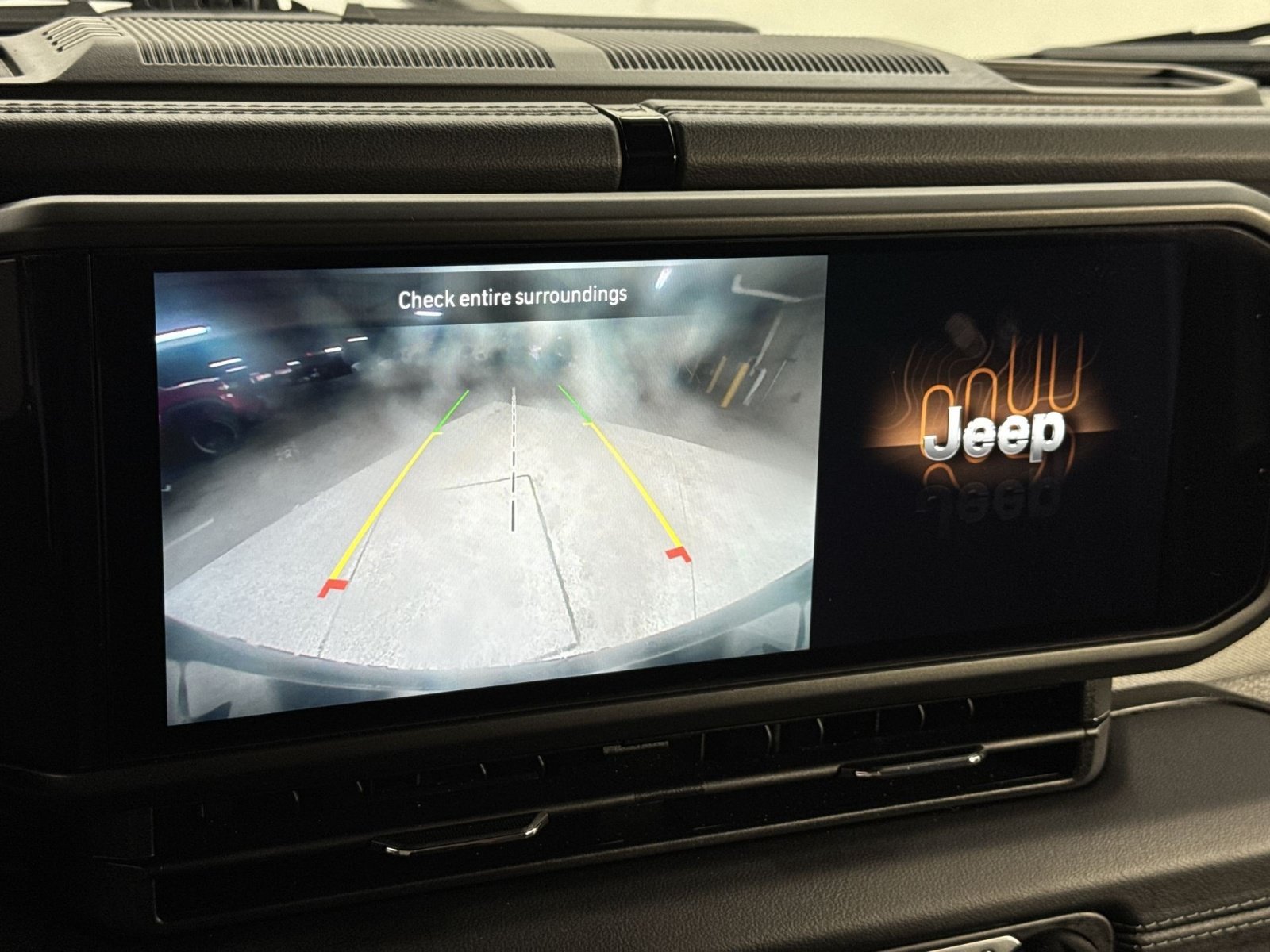 Used 2024 Jeep Wrangler Unlimited Sahara AWD/4WD image 31