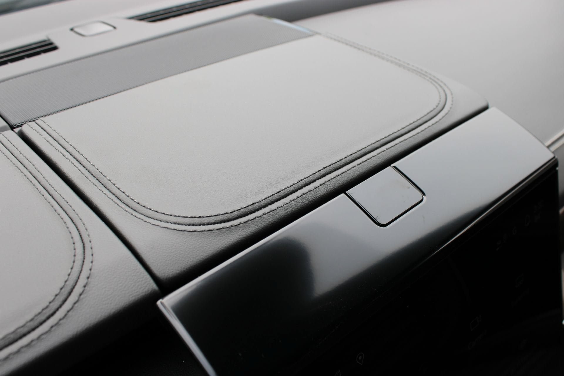 New 2026 GMC Yukon XL Denali Ultimate w/ LPO, Floor Liner Package AWD/4WD image 42