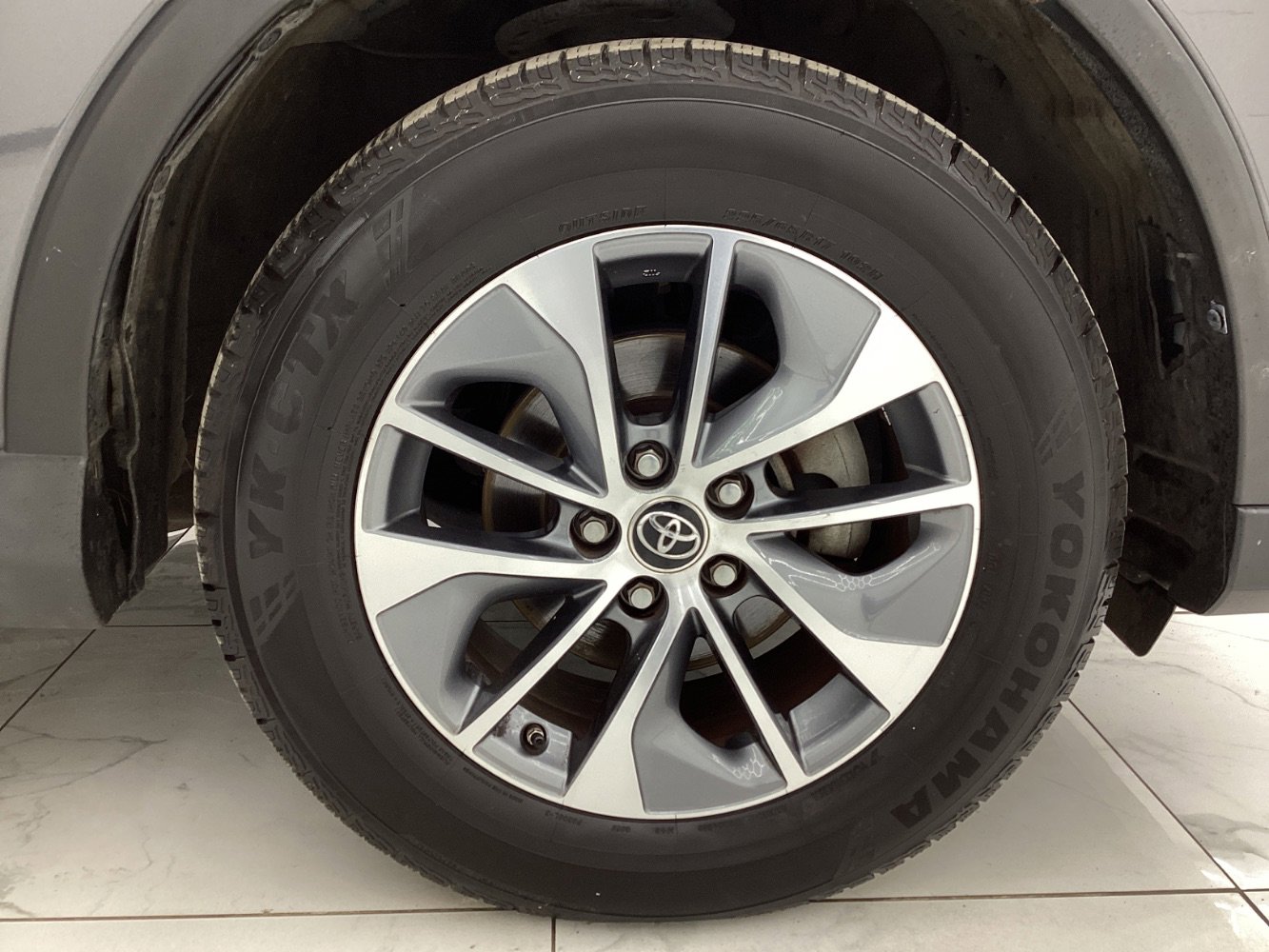 Used 2018 Toyota RAV4 LE image 44