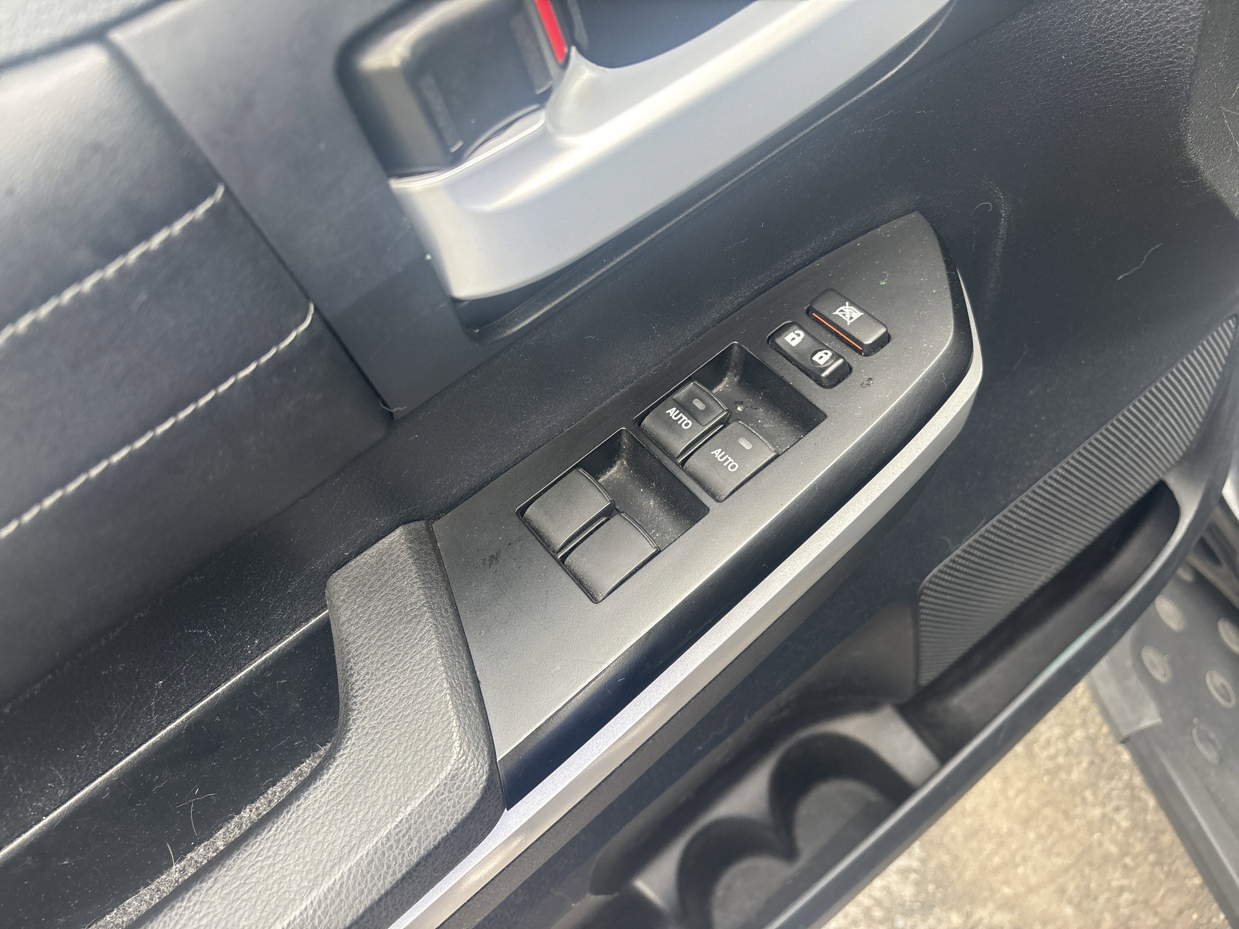 Used 2015 Toyota Tundra Limited AWD/4WD image 16