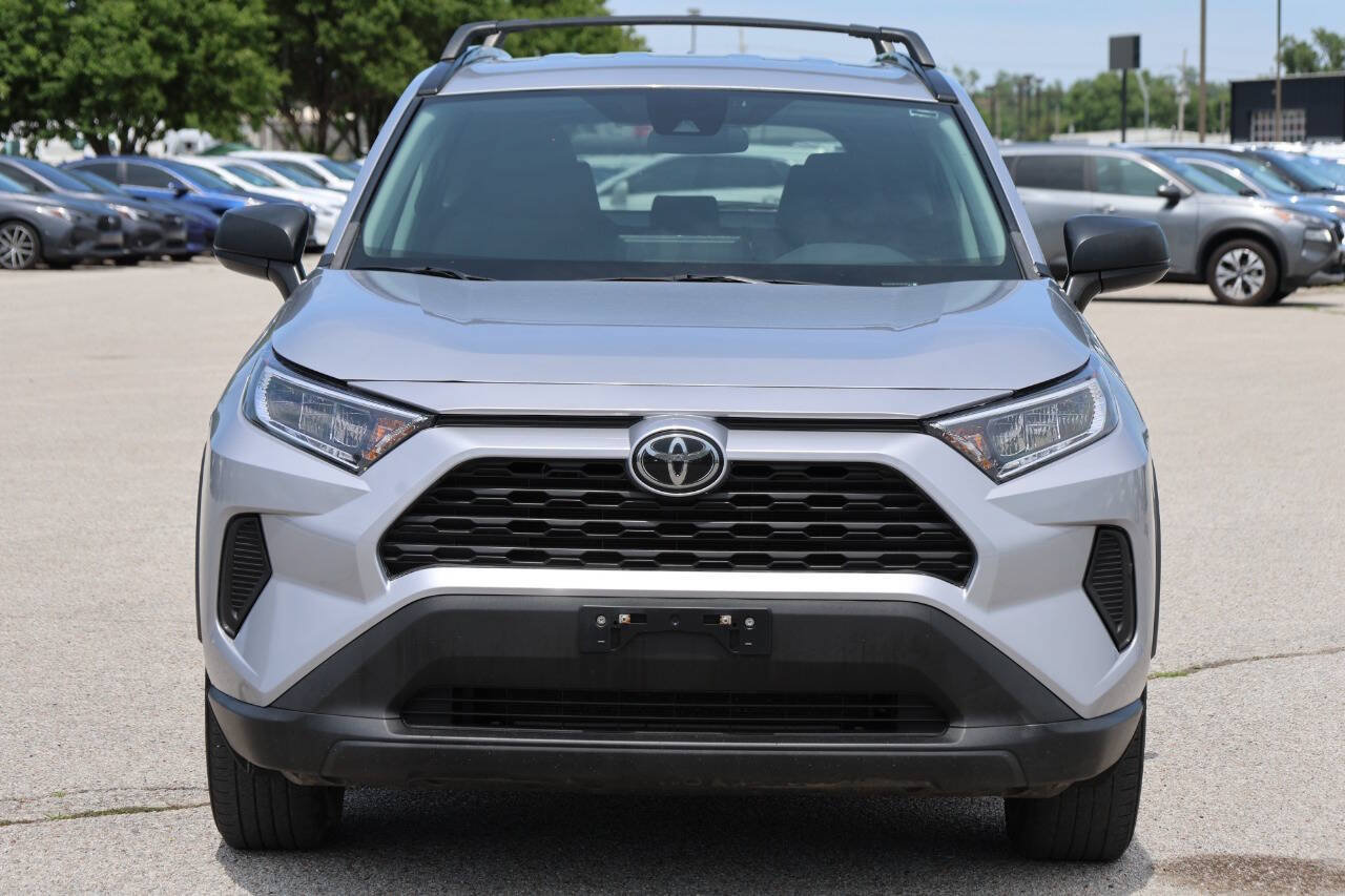 Used 2020 Toyota RAV4 LE AWD/4WD image 5