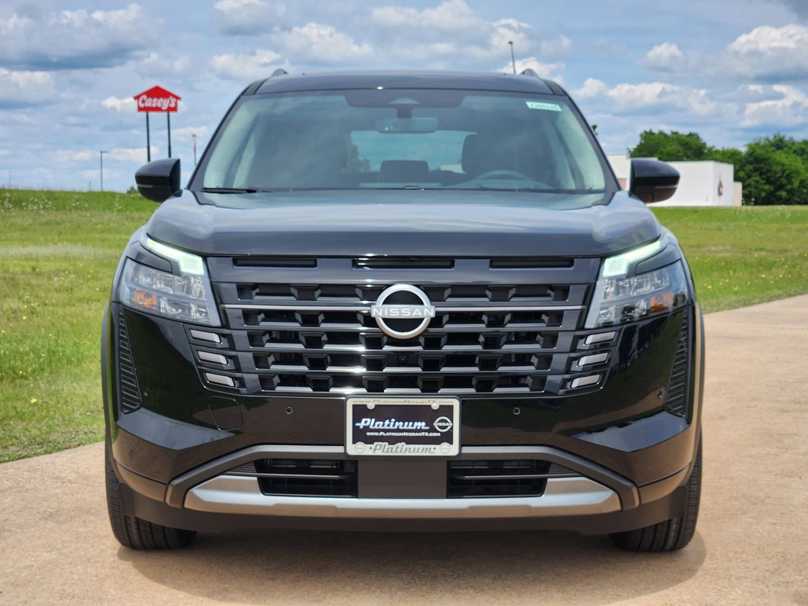 New 2026 Nissan Pathfinder Platinum FWD image 6