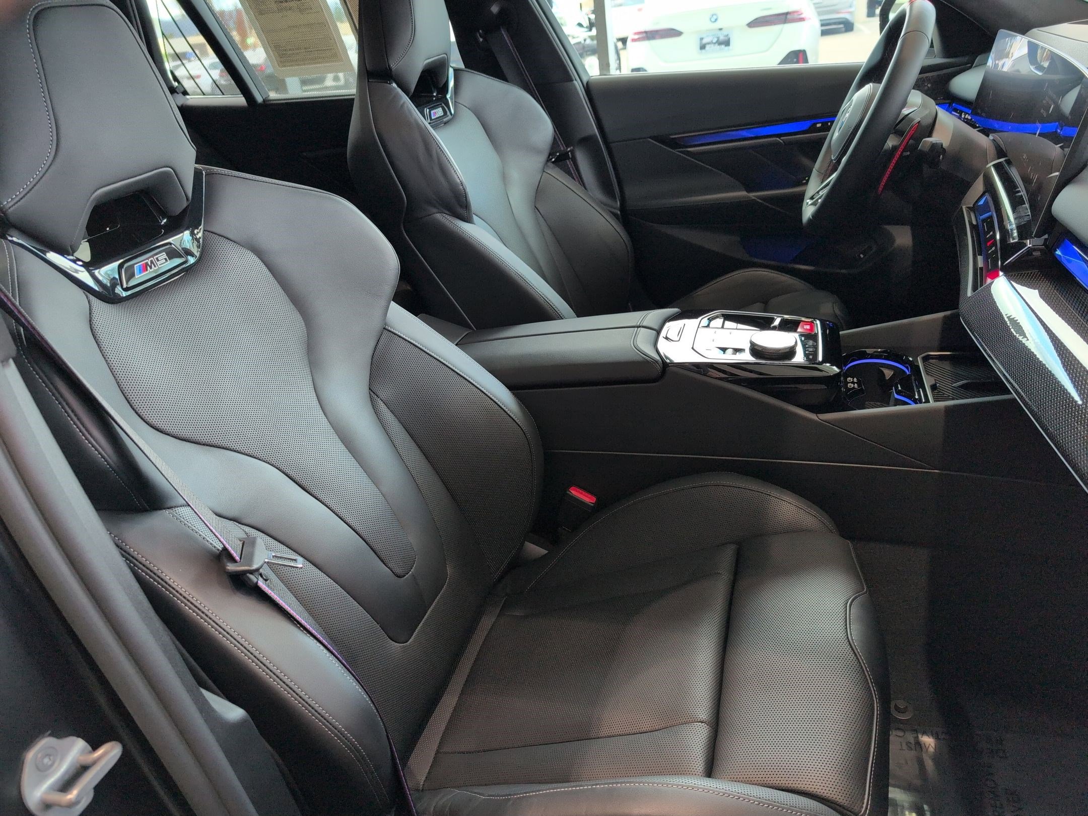 Used 2025 BMW M5 Touring w/ Executive Package image 33