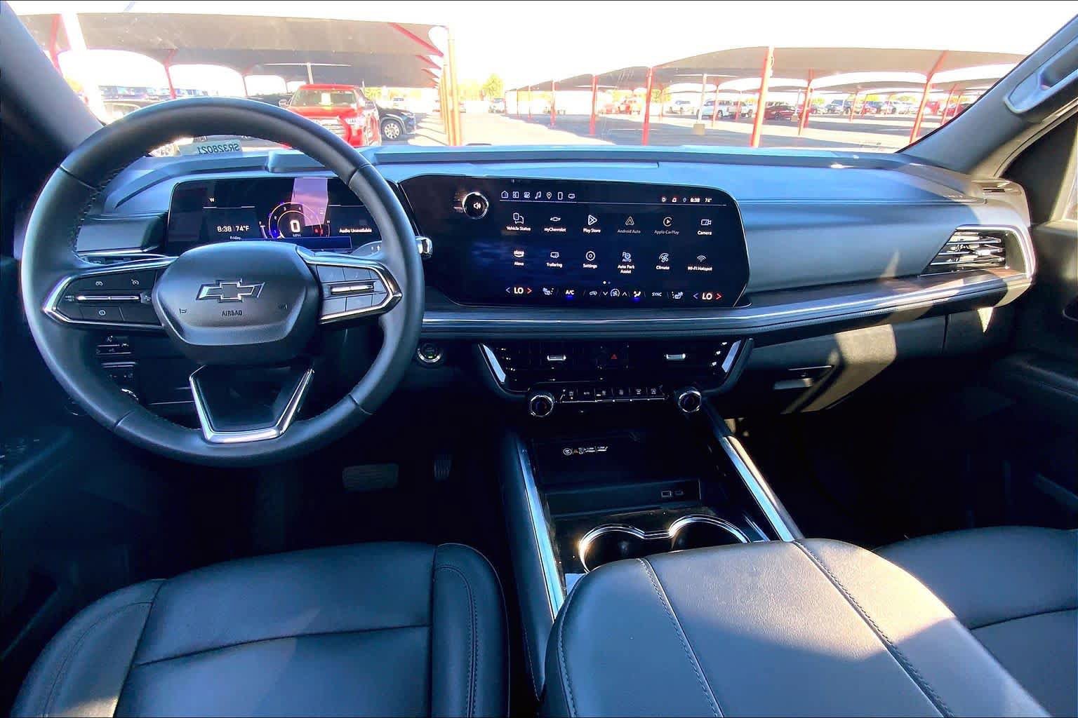 Used 2025 Chevrolet Suburban Z71 AWD/4WD image 15