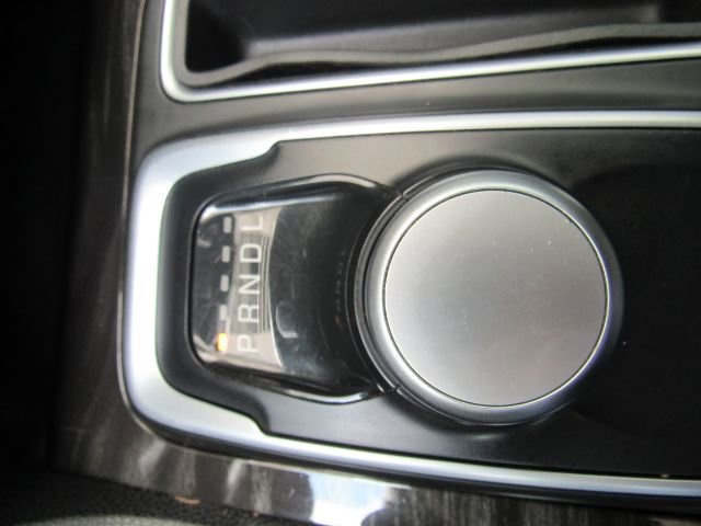Used 2015 Chrysler 300 Limited image 56