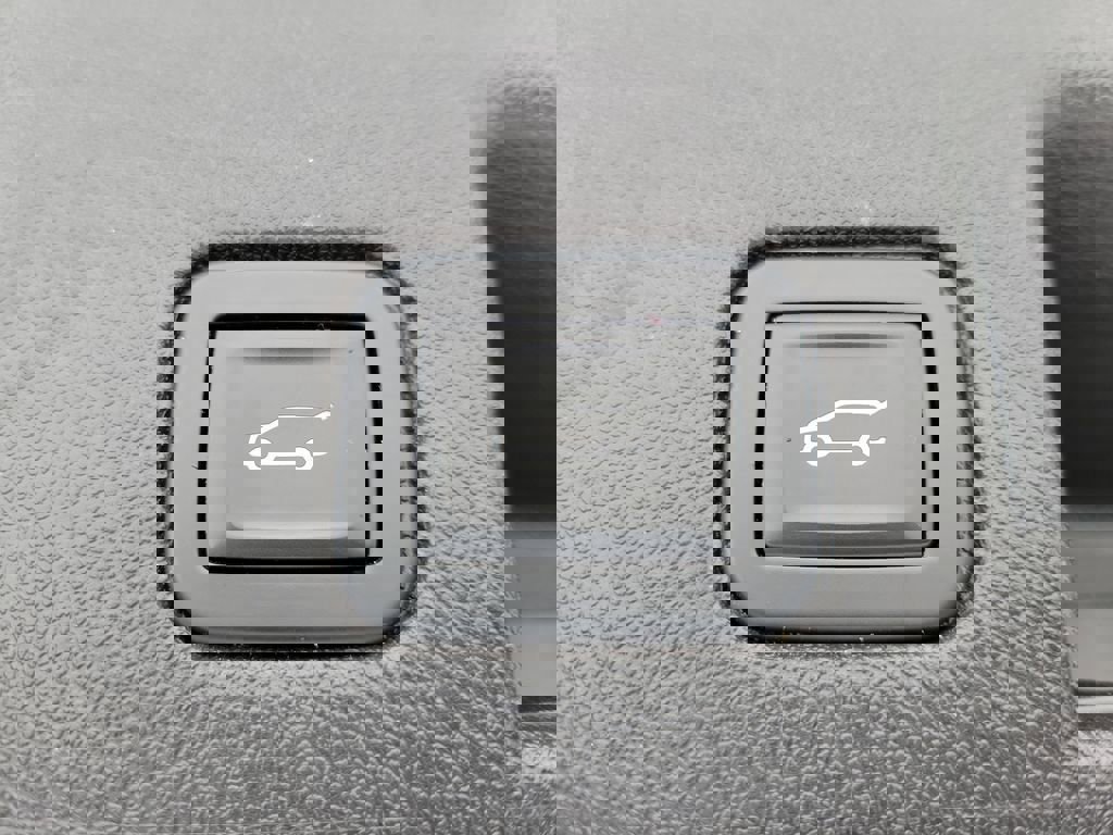 Used 2018 Chevrolet Equinox LT image 9