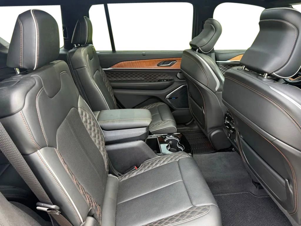 Used 2021 Jeep Grand Cherokee L Summit AWD/4WD image 32