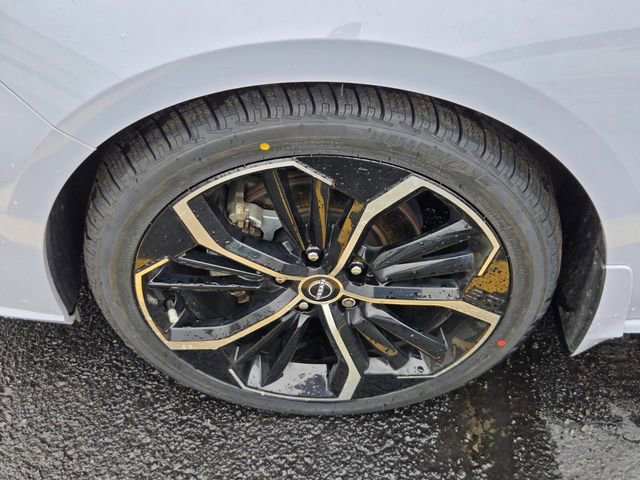 Used 2024 Nissan Altima 2.5 SR w/ SR Premium Package FWD image 12