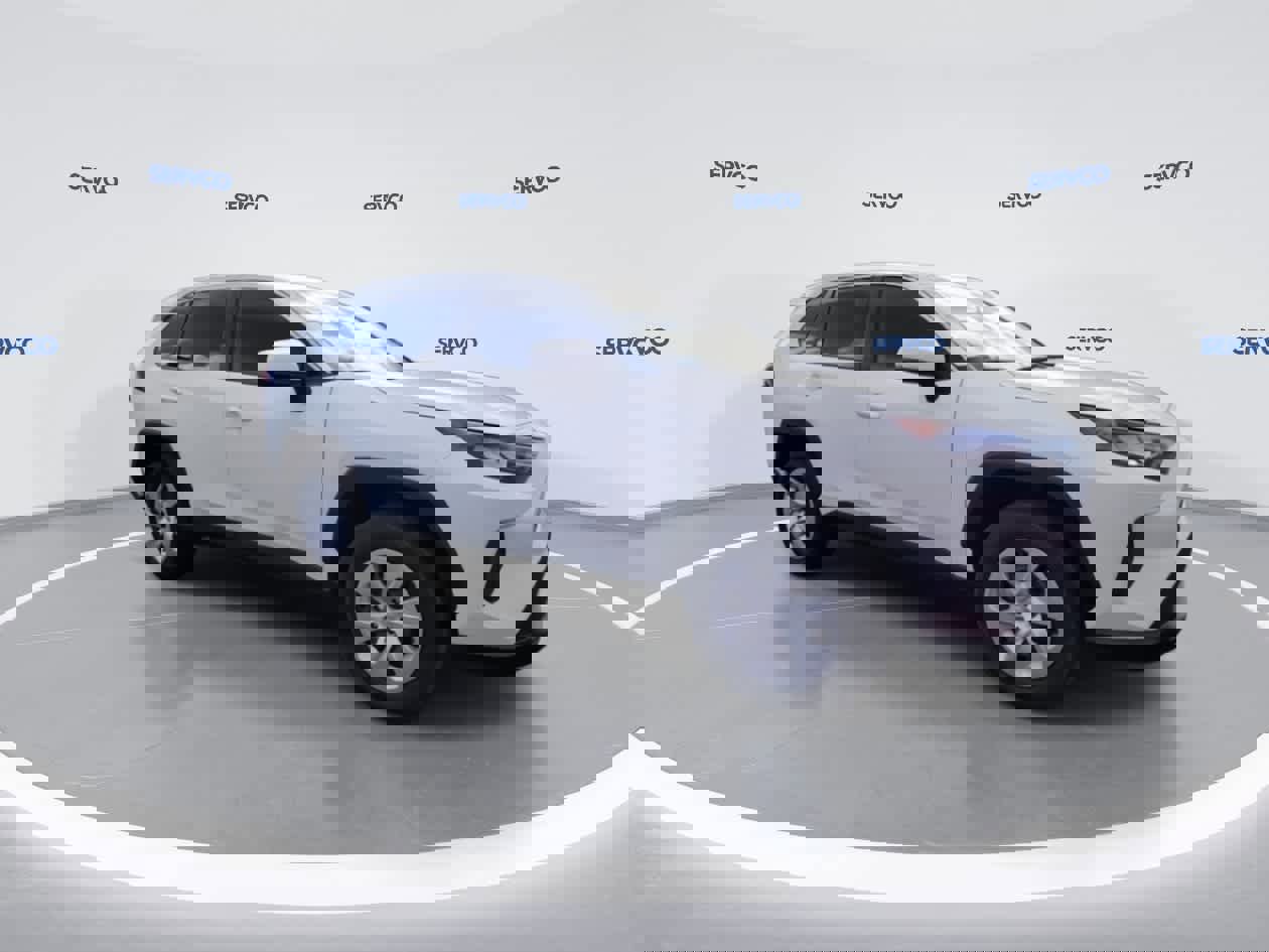 Used 2022 Toyota RAV4 LE FWD image 2