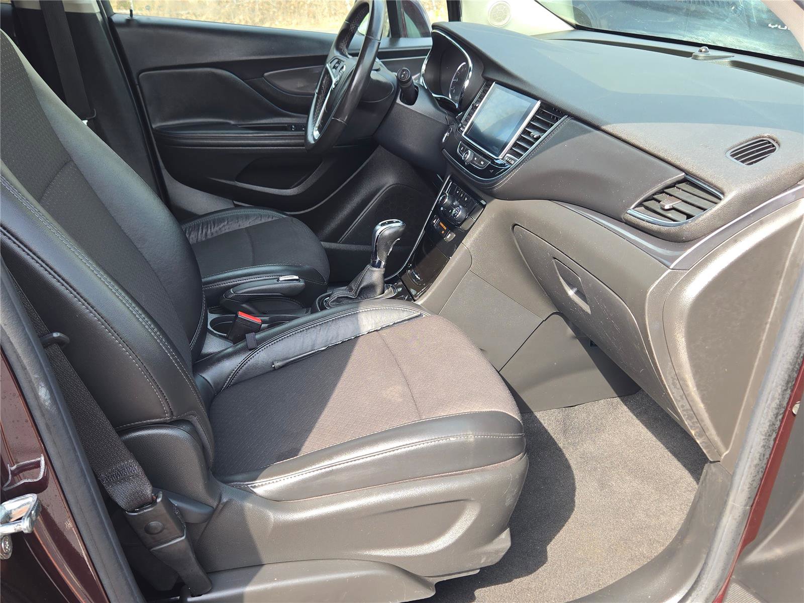 Used 2017 Buick Encore Preferred image 4