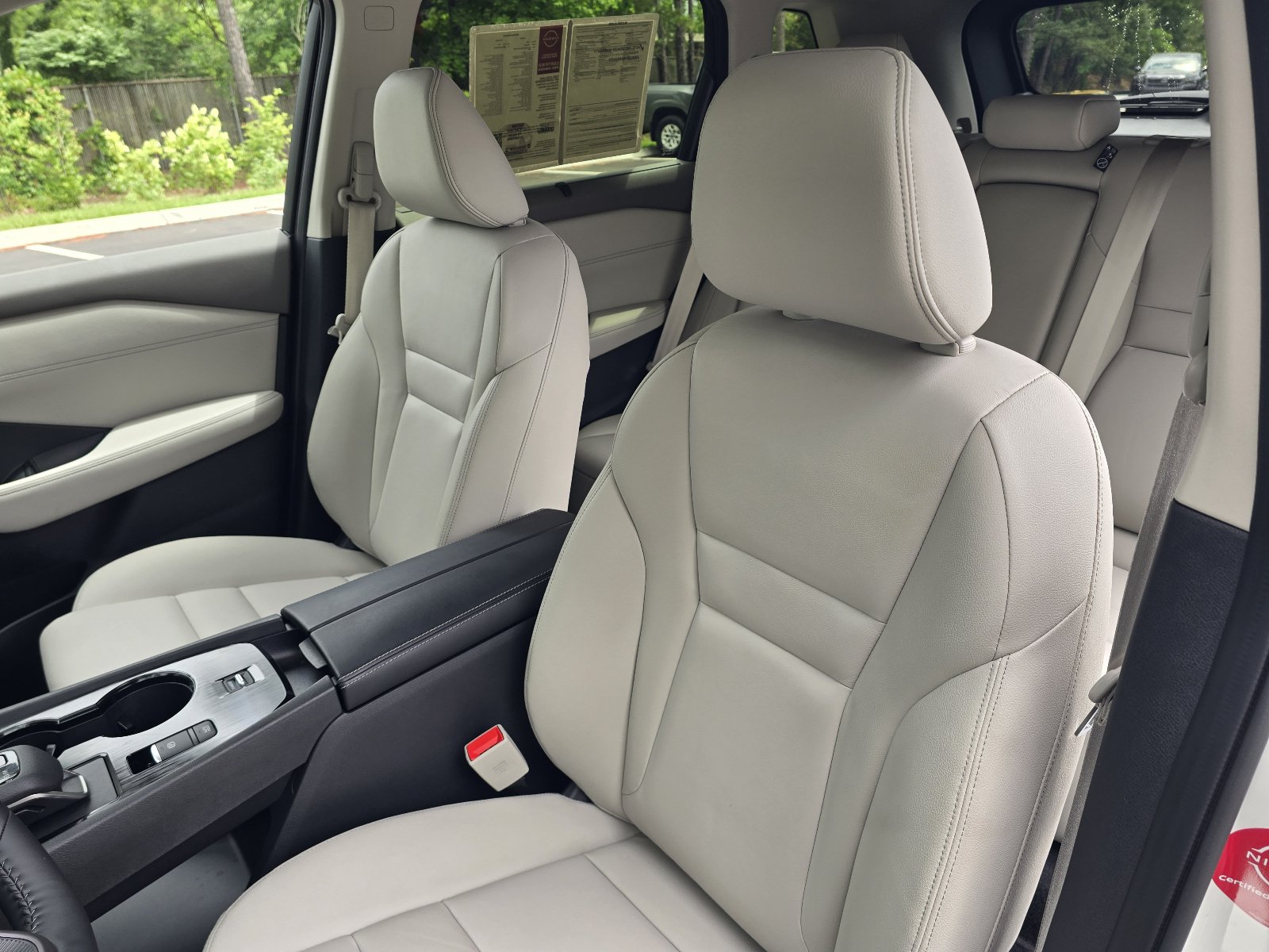 Certified 2025 Nissan Rogue SL w/ Tech Package FWD image 13