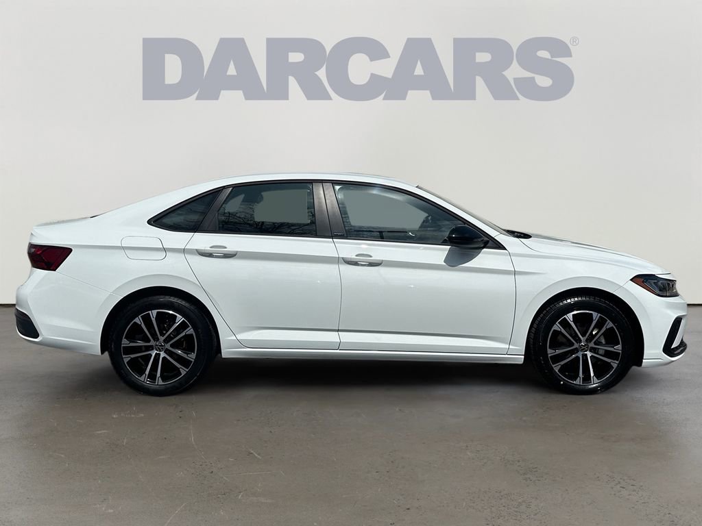 Used 2025 Volkswagen Jetta Sport FWD image 8