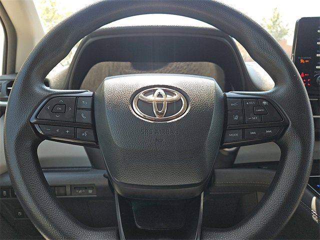 Used 2024 Toyota Sienna LE image 19