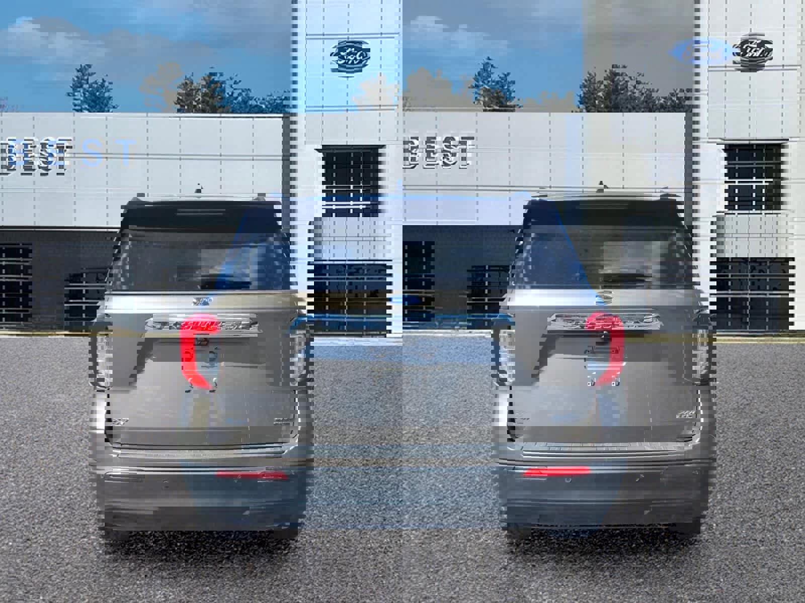 Used 2021 Ford Explorer XLT AWD/4WD image 5