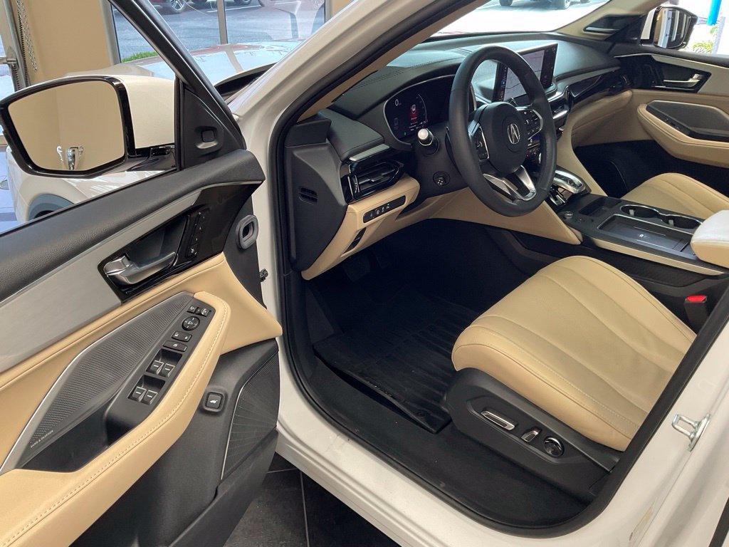 Certified 2025 Acura MDX w/ Technology Package AWD/4WD image 10
