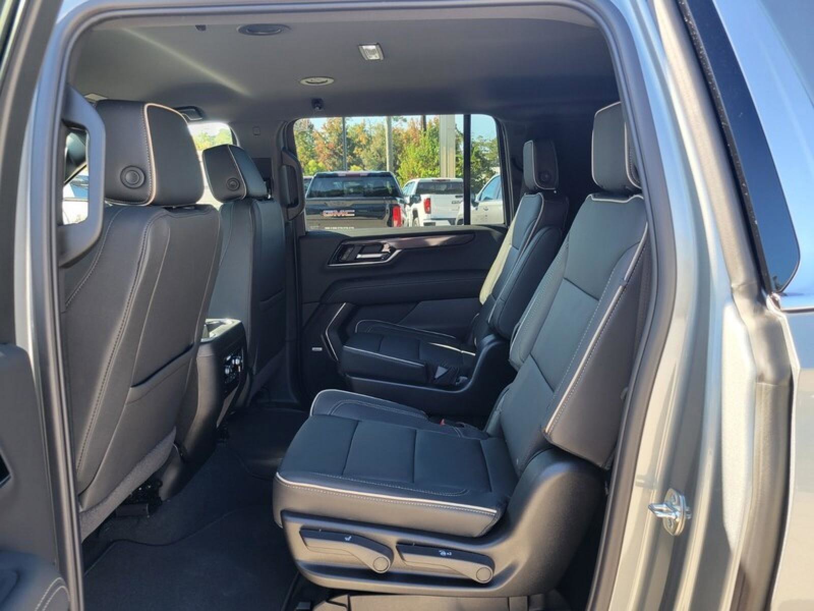 New 2026 GMC Yukon XL Elevation image 26