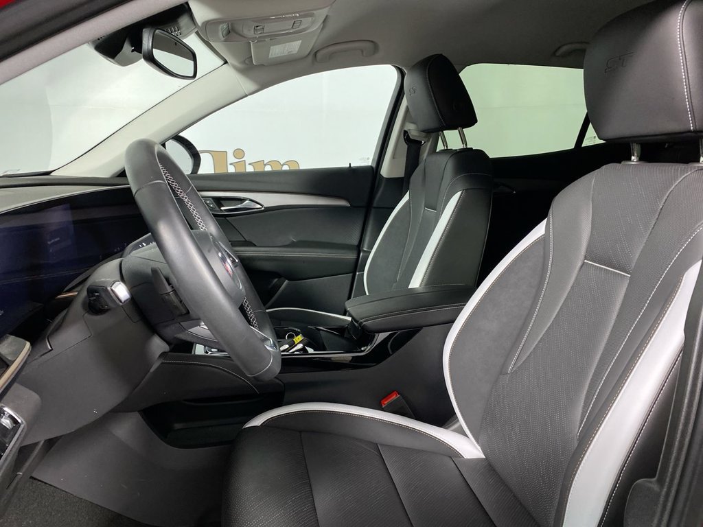 Certified 2025 Buick Envision Sport Touring AWD/4WD image 11
