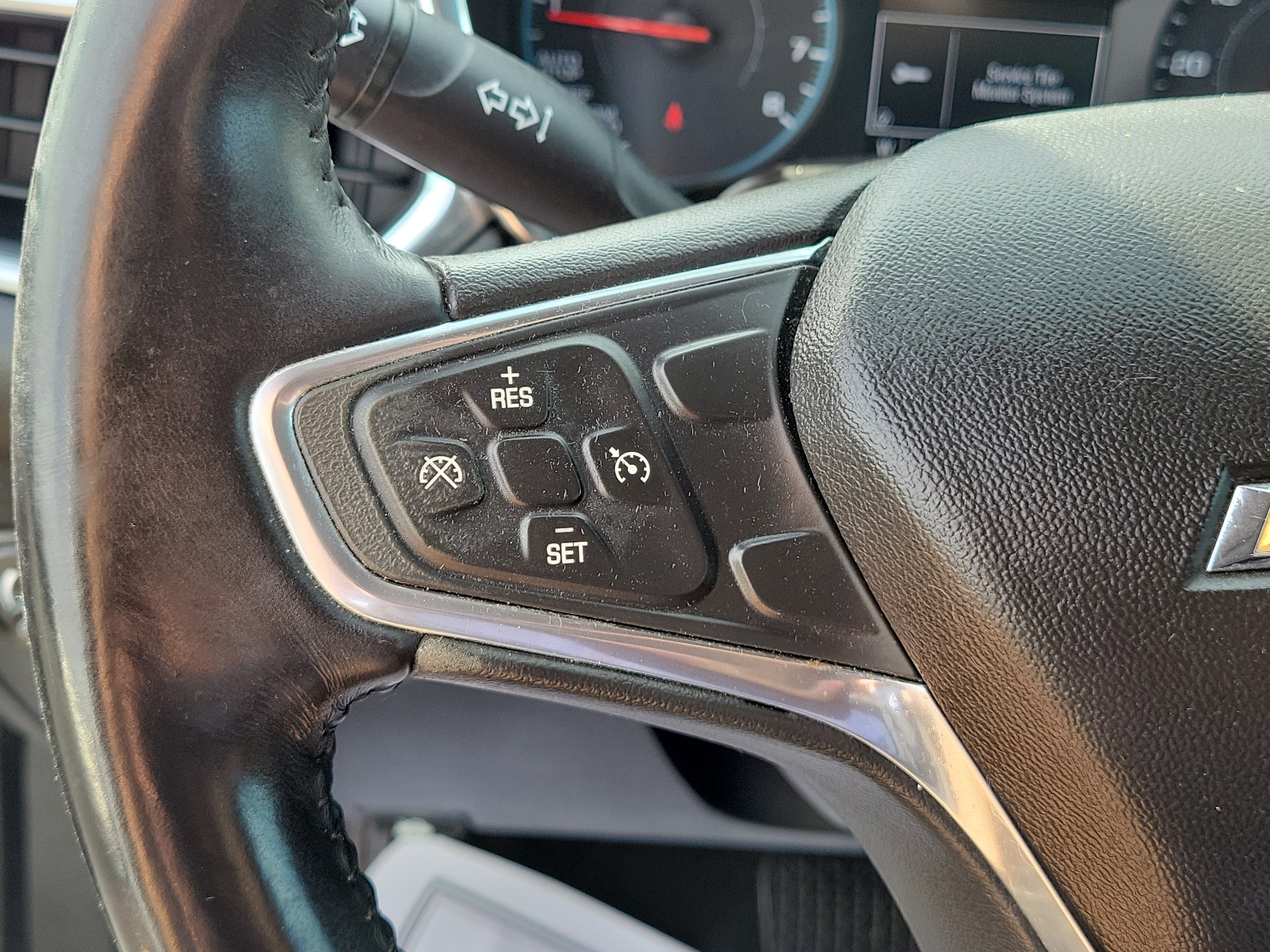 Used 2018 Chevrolet Equinox LT FWD image 23