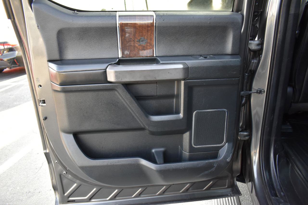 Used 2015 Ford F150 Platinum w/ Equipment Group 701A Luxury AWD/4WD image 36