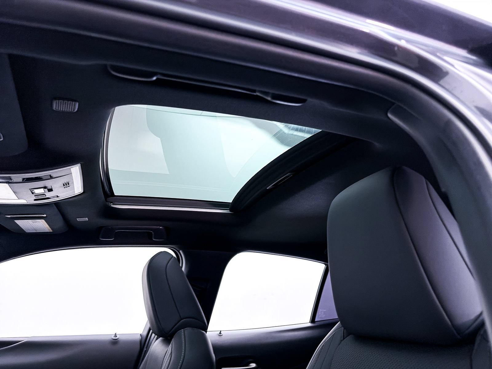 Used 2024 Lexus UX 250h F Sport FWD image 2