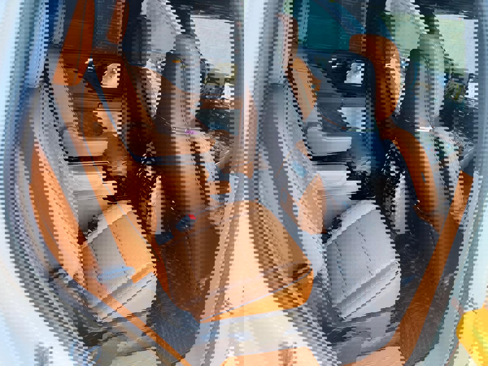 Used 2022 Lincoln Aviator Black Label w/ Dynamic Handling Package AWD/4WD image 4