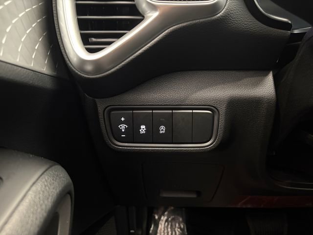 Used 2025 Kia Soul LX w/ LX Technology Package image 11