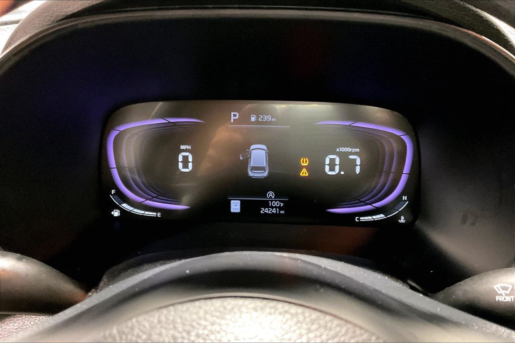 Used 2025 Kia Soul LX w/ LX Technology Package FWD image 26