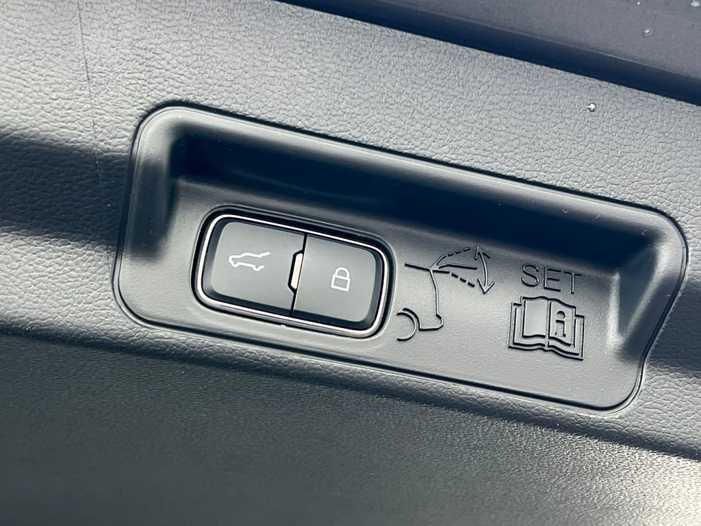 Used 2026 Ford Explorer Active w/ Active Comfort Package image 37