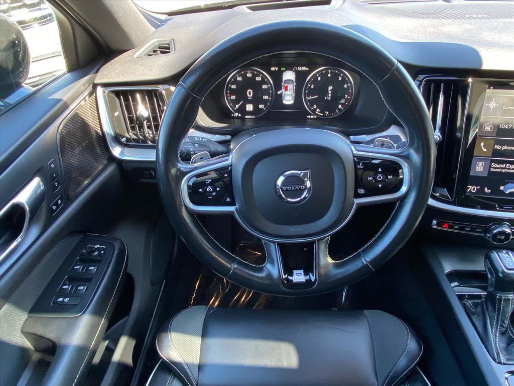 Used 2019 Volvo S60 T6 R-Design image 4