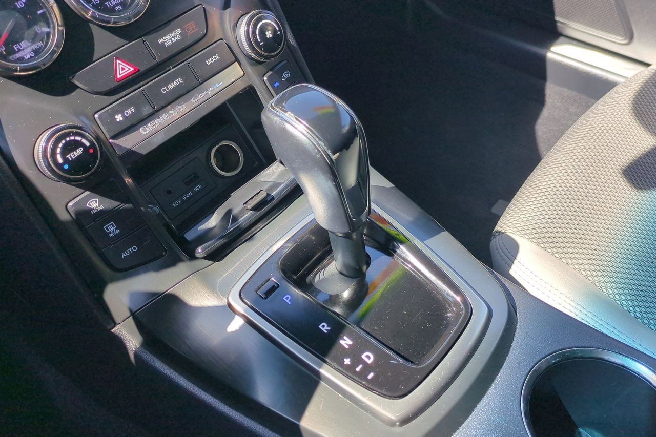 Used 2014 Hyundai Genesis 2.0T RWD image 18