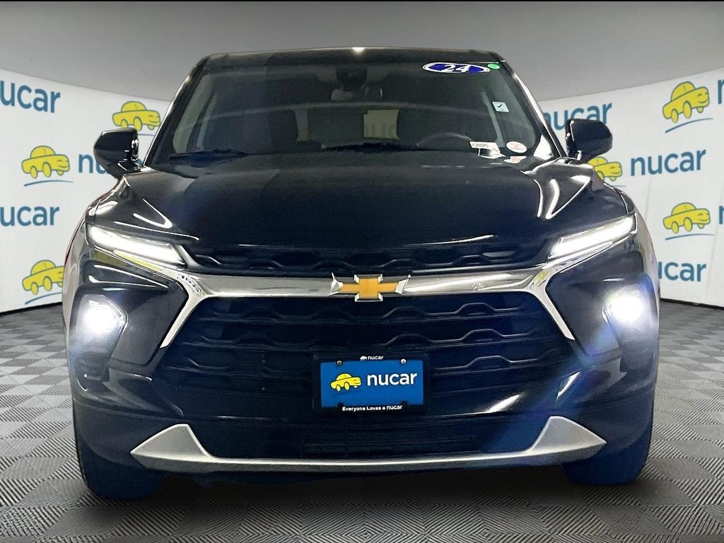 Used 2024 Chevrolet Blazer LT AWD/4WD image 2
