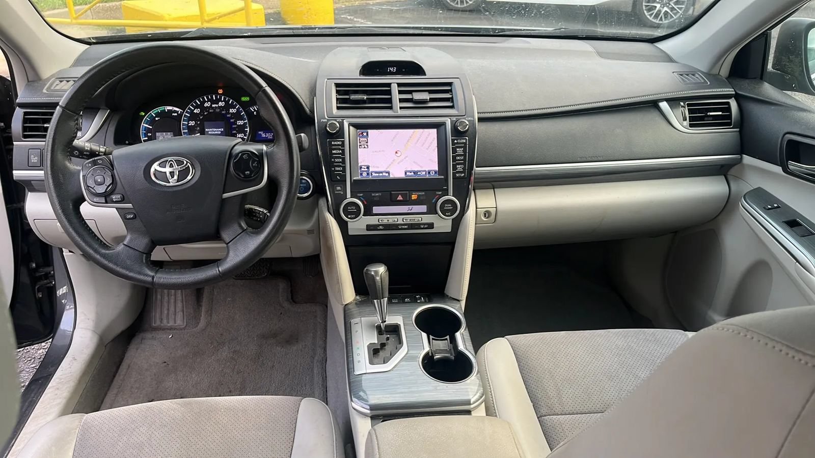 Used 2012 Toyota Camry XLE w/ Leather Pkg FWD image 10
