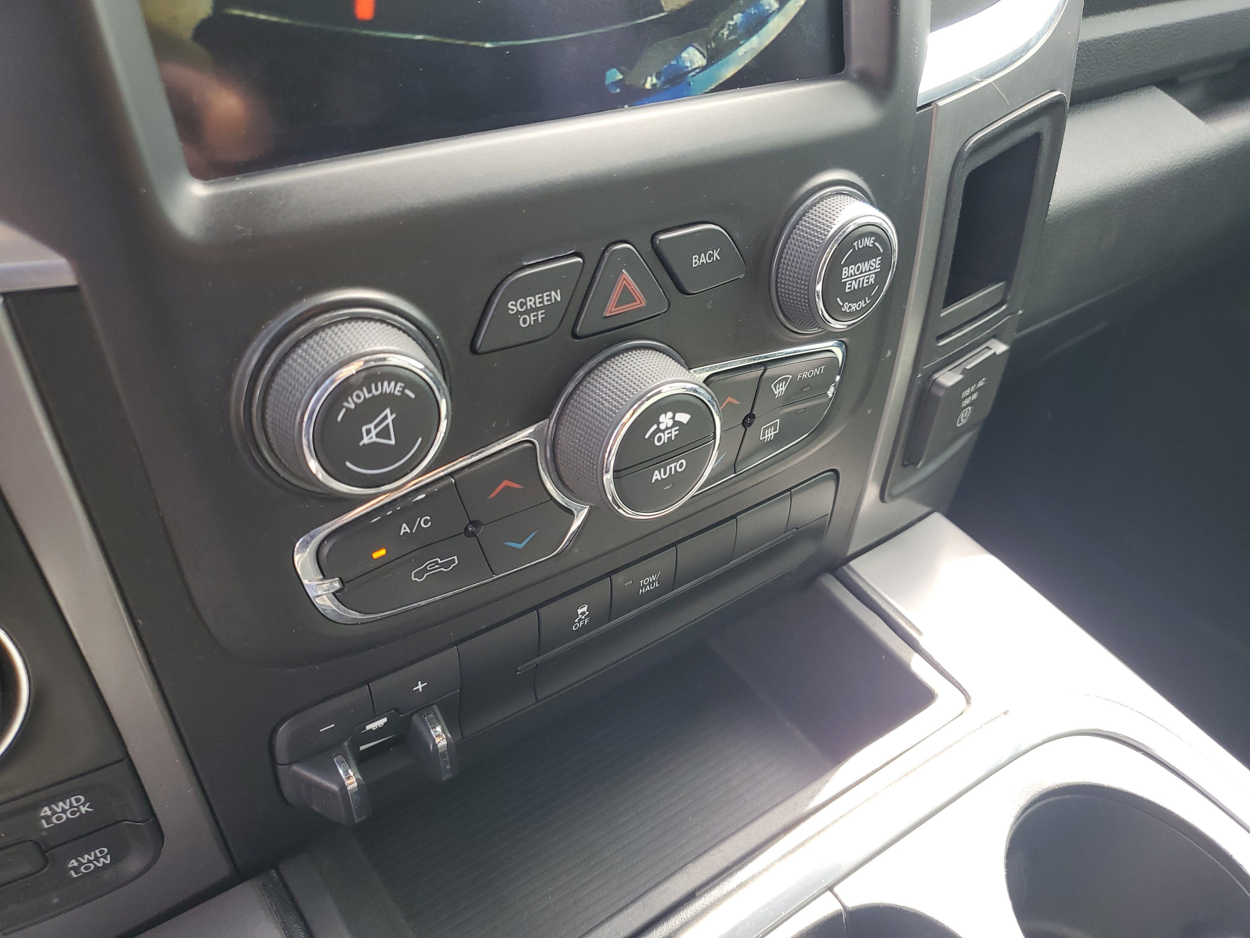 Used 2023 RAM 1500 Classic SLT w/ Trailer & Traction Group AWD/4WD image 21