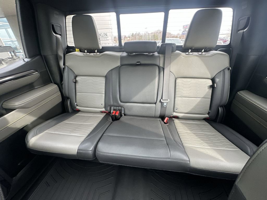 Used 2025 Chevrolet Silverado 1500 ZR2 w/ Technology Package image 29