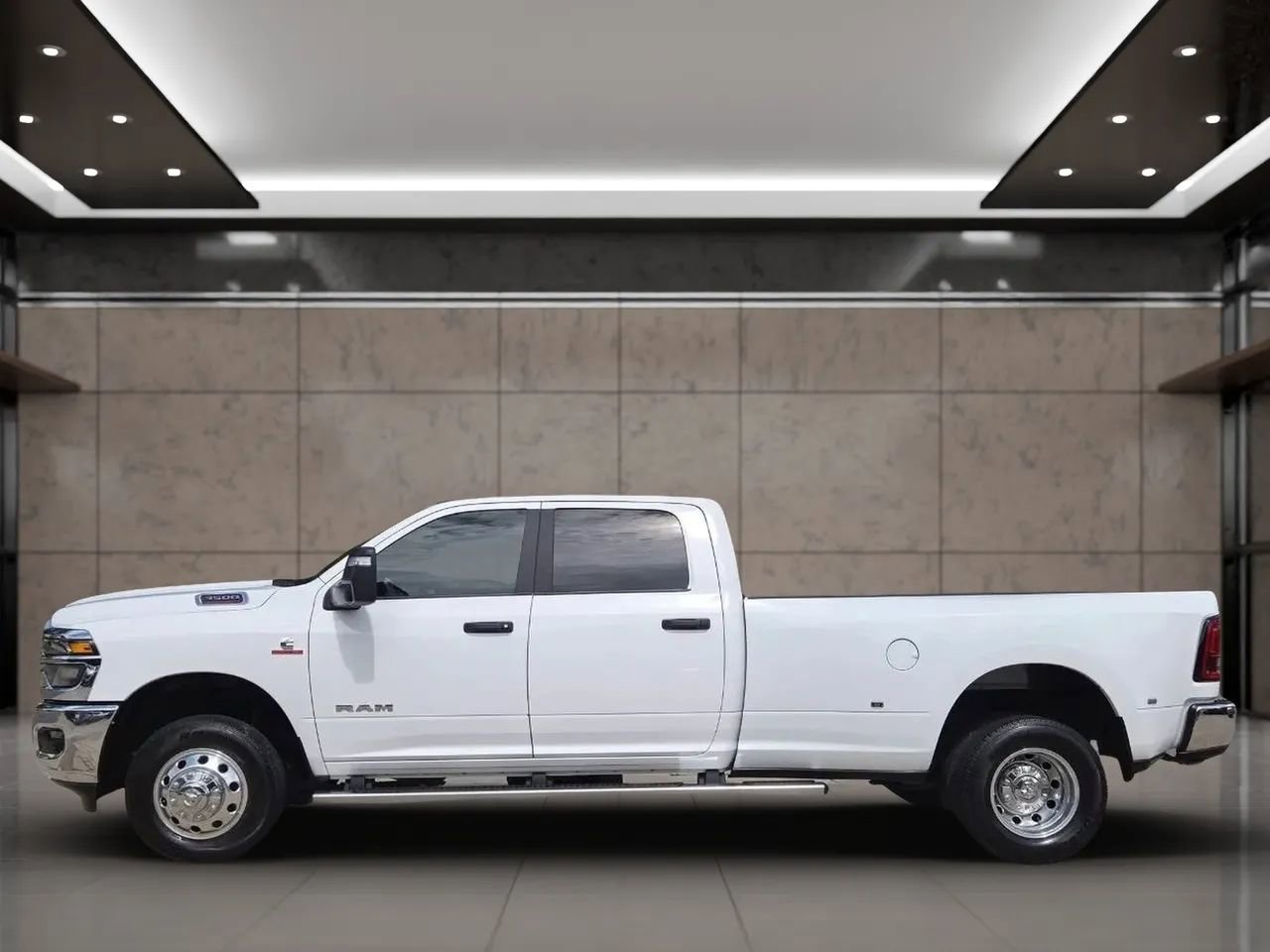 Used 2025 RAM 3500 Big Horn AWD/4WD image 30