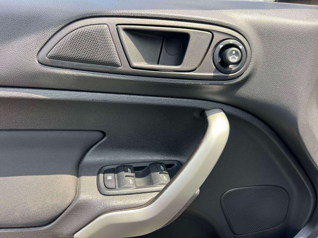 Used 2012 Ford Fiesta SE FWD image 16