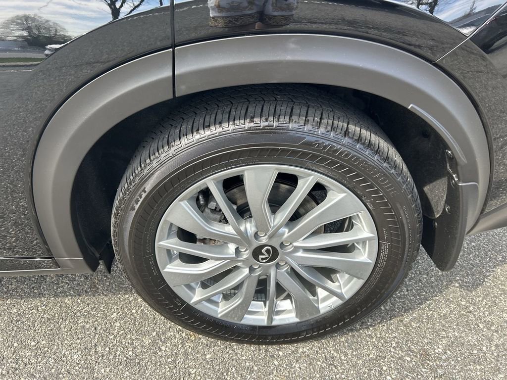 Certified 2025 INFINITI QX50 Luxe image 11
