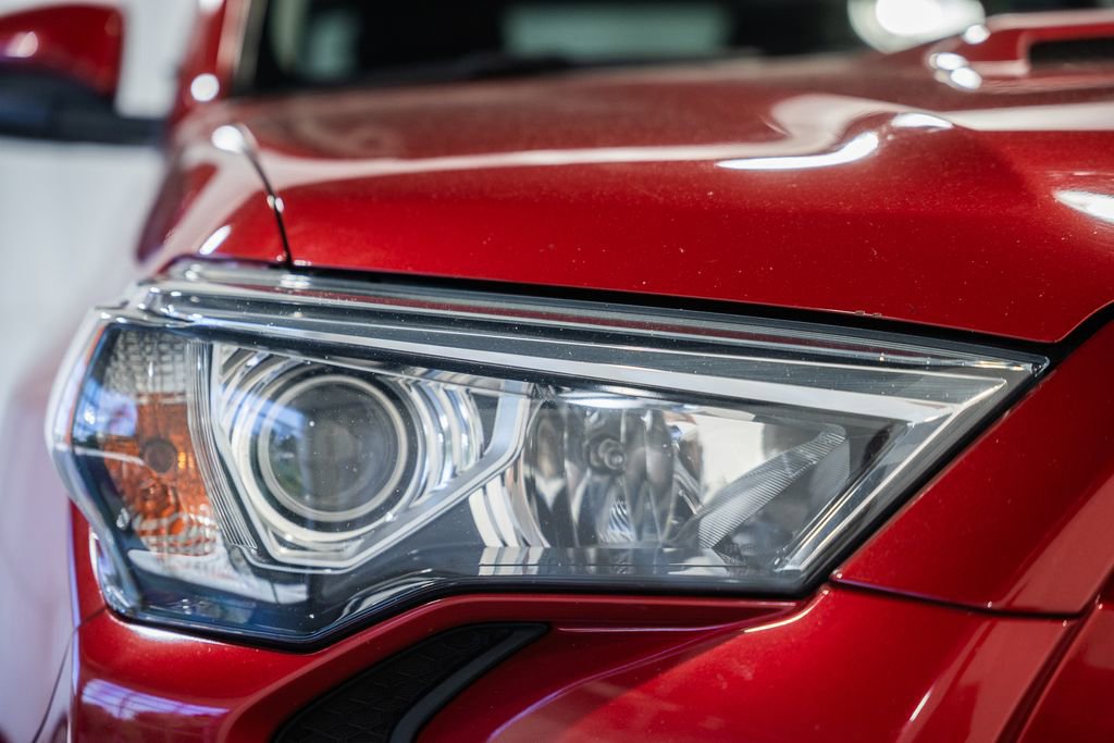 Used 2020 Toyota 4Runner TRD Off-Road AWD/4WD image 10