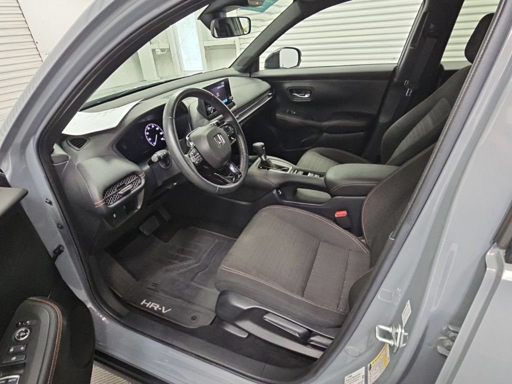 Used 2023 Honda HR-V Sport image 11