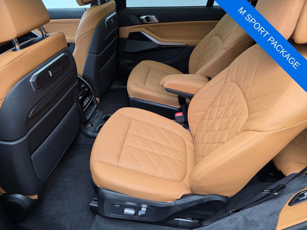 Used 2025 BMW X7 xDrive40i w/ M Sport Package image 14