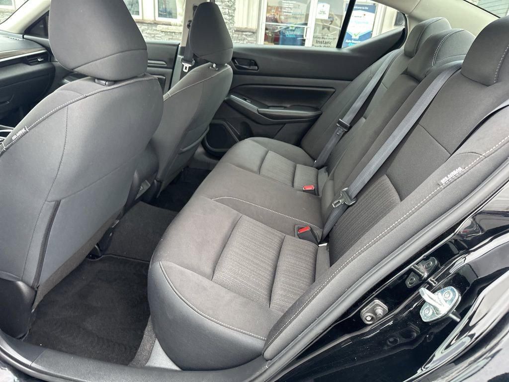 Used 2024 Nissan Altima 2.5 SV FWD image 14