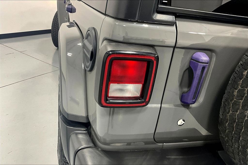 Used 2020 Jeep Wrangler Unlimited Sahara AWD/4WD image 30