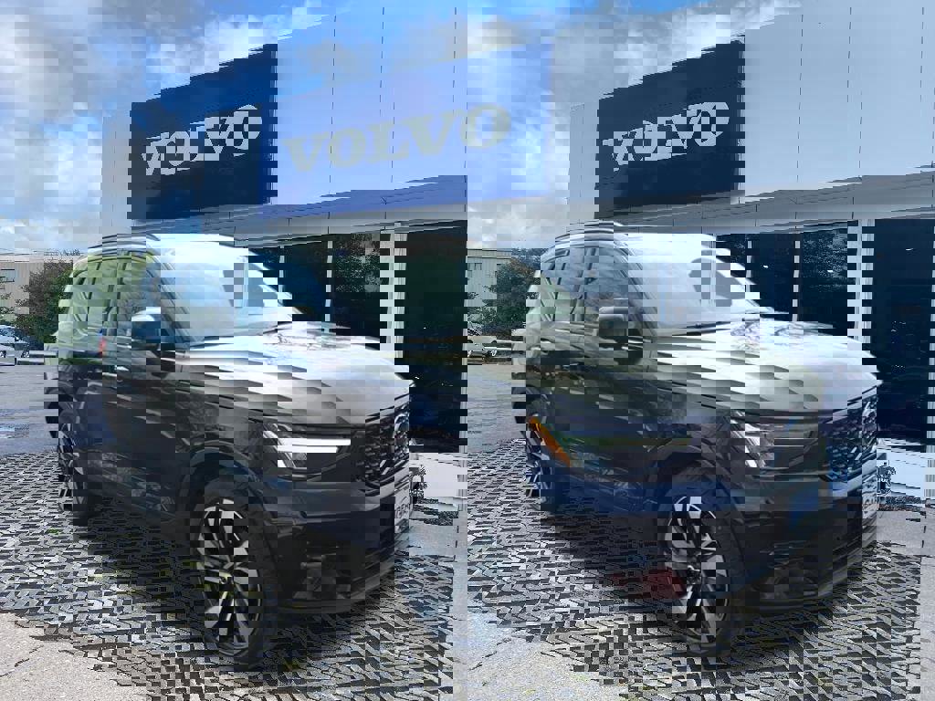 Certified 2023 Volvo XC40 B5 Plus w/ Driver Assist Package image 1