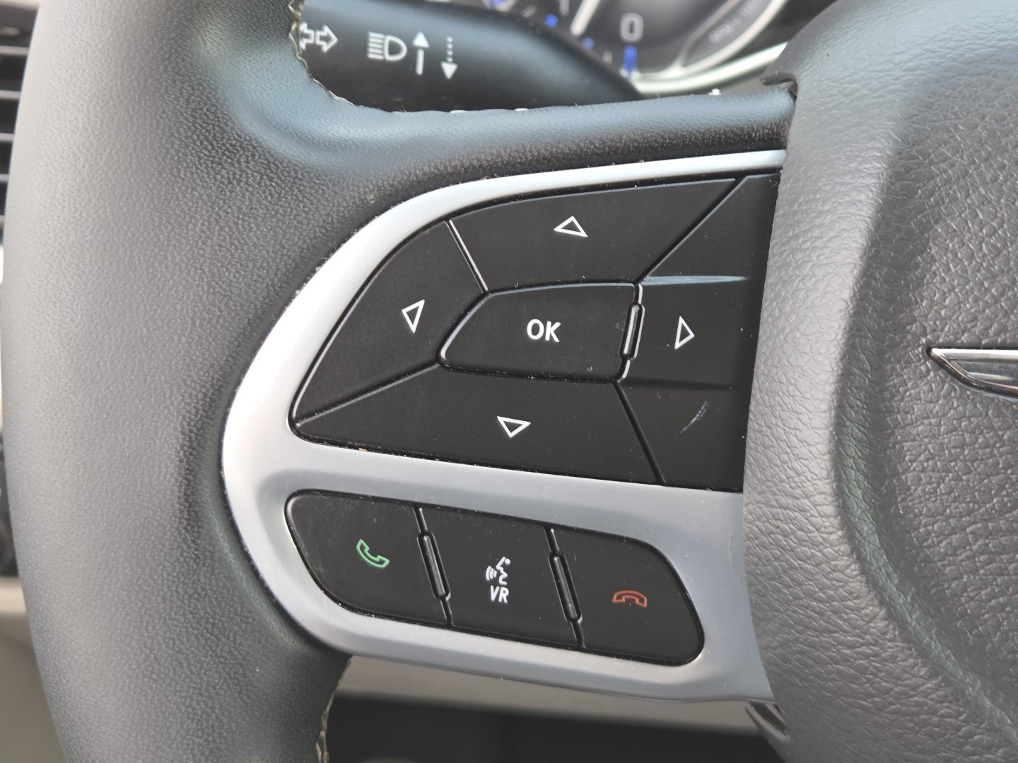 Used 2023 Chrysler Pacifica Touring-L FWD image 31