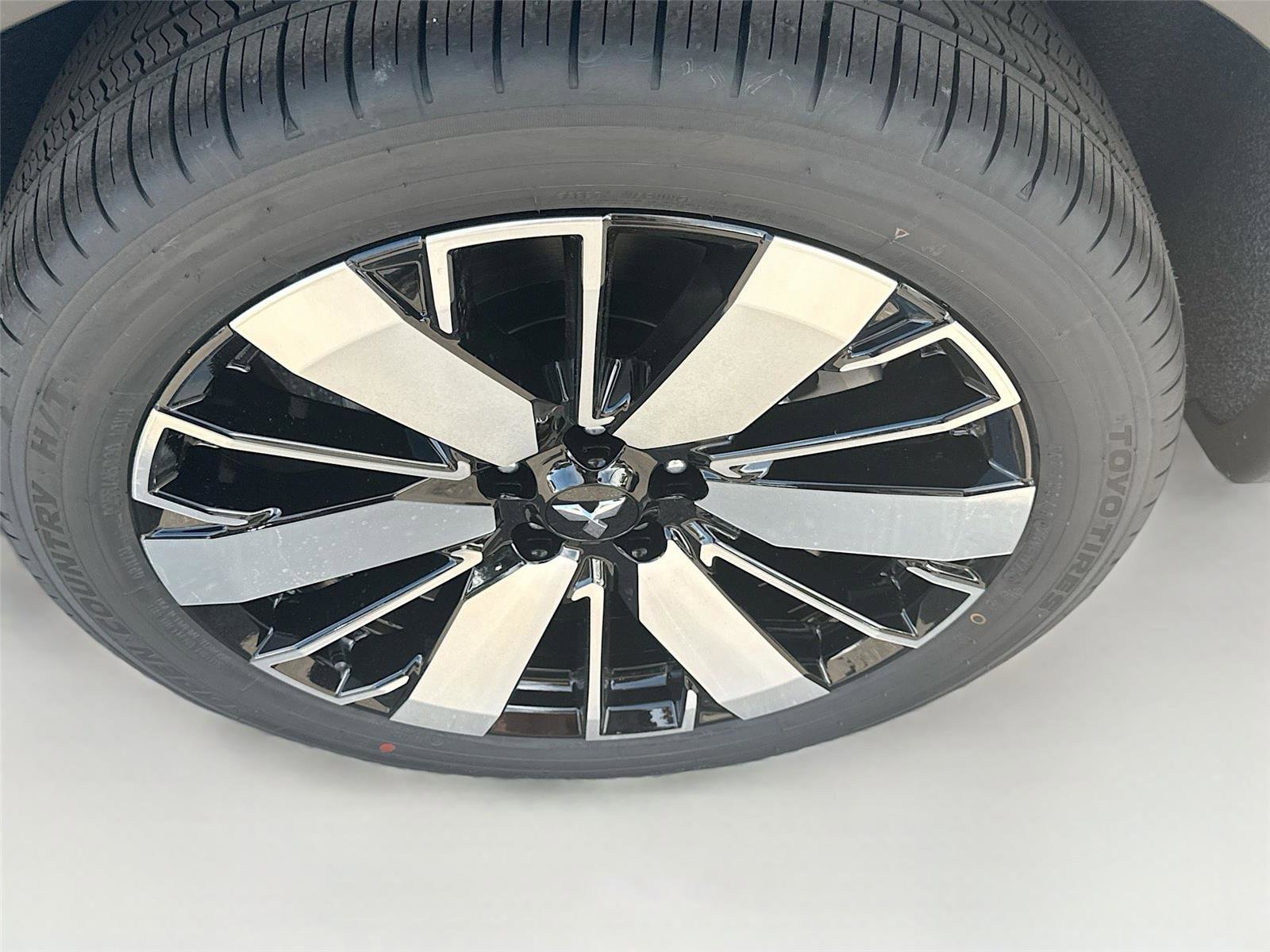 New 2025 Mitsubishi Outlander SEL image 32