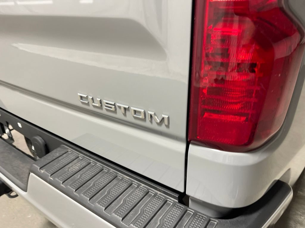 Used 2024 Chevrolet Silverado 1500 Custom AWD/4WD image 18