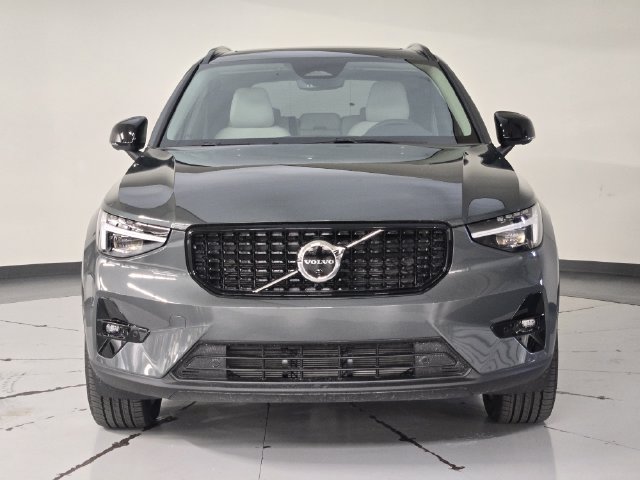 New 2026 Volvo XC40 B5 Plus w/ Protection Package Premier AWD/4WD image 9