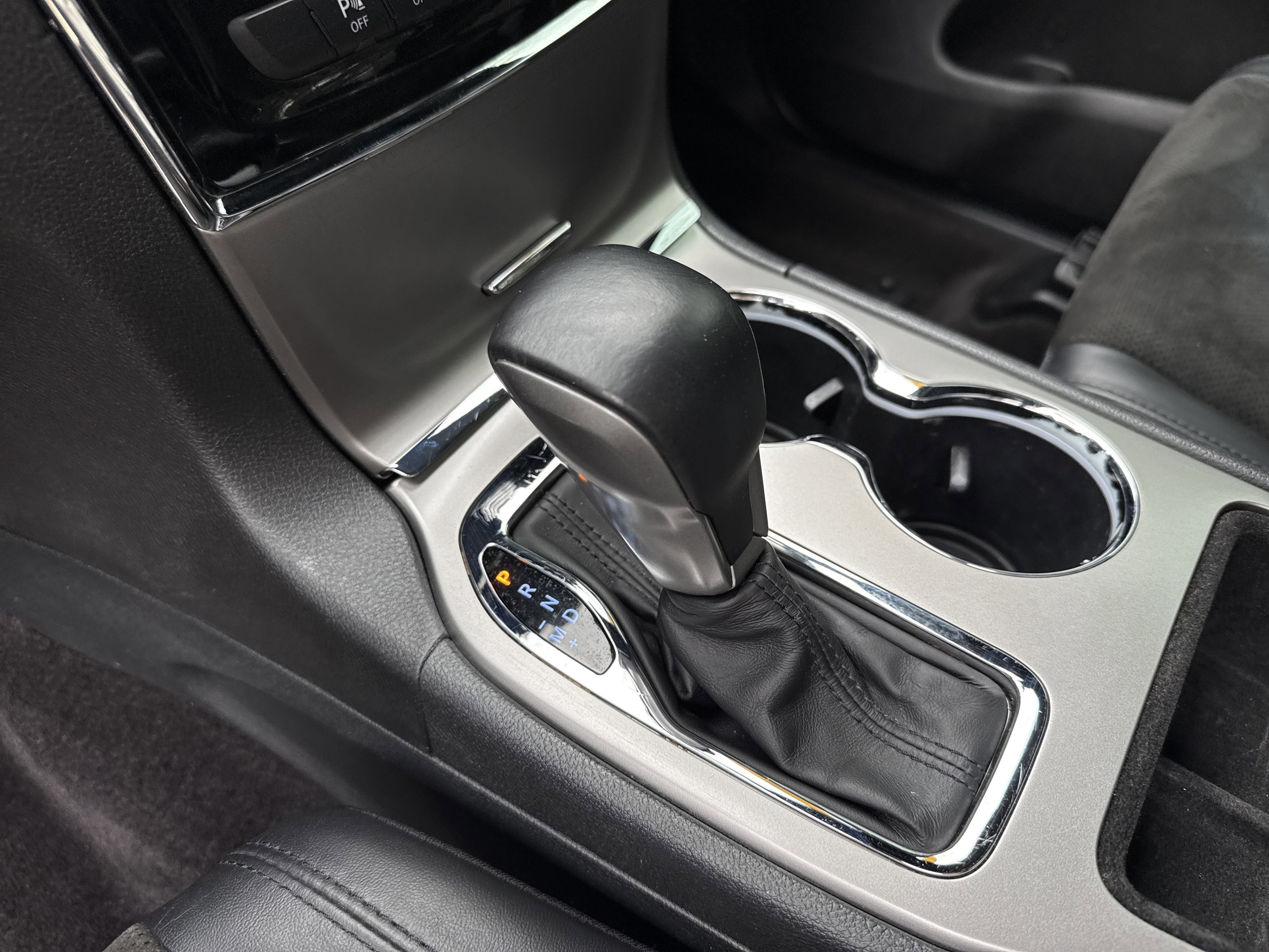 Used 2019 Jeep Grand Cherokee Altitude RWD image 28