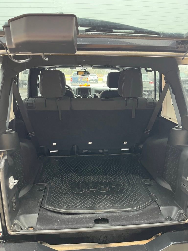 Used 2018 Jeep Wrangler Unlimited Sahara w/ Trailer Tow Group AWD/4WD image 5