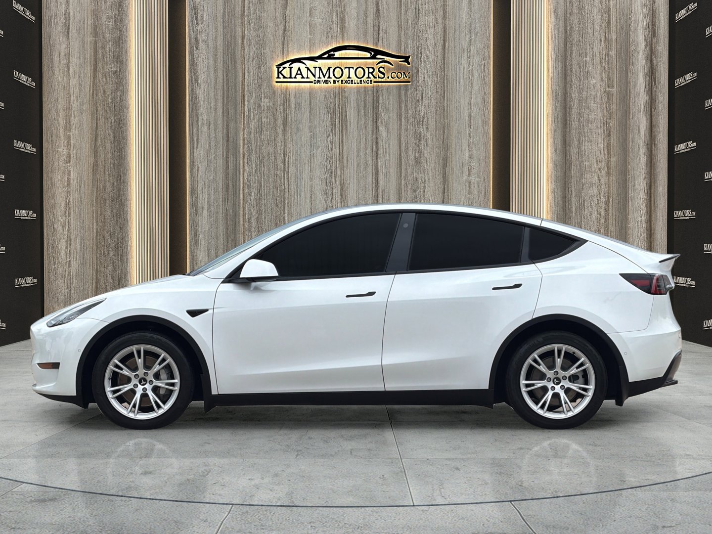 Used 2021 Tesla Model Y Long Range AWD/4WD image 8